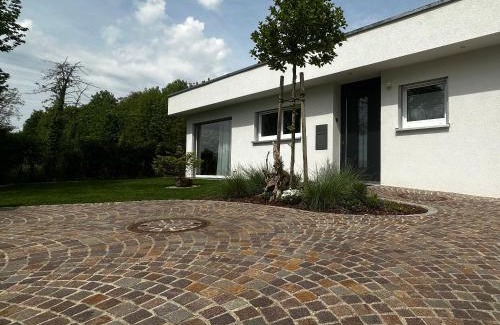 Waldshut-Tiengen Casa | Moderne Ferienwohnung Rhenum mit Wallbox