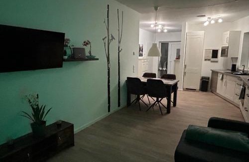 Schiffdorferdamm Apartamento | Moderne Ferienwohnung Green Garden mit Garten und Stellplatz