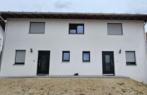 Landau an der Isar Apartamento | Moderne Ferienwohnung auf Rups Hof
