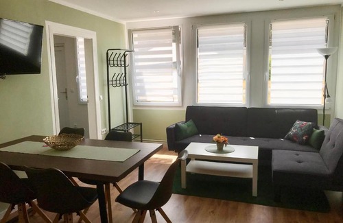 Gotz Apartamento | Moderne Ferienwohnungen mit Terrasse, Pool, Wallbox & Spielplatz in den Götzer Bergen - ideal für Ihren Berlin-Besuch und auch für Gruppen bis zu 40 Personen geeignet