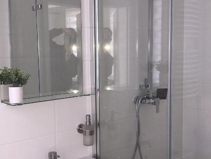 Gotz Apartamento | Moderne Ferienwohnungen mit Terrasse, Pool, Wallbox & Spielplatz in den Götzer Bergen - ideal für Ihren Berlin-Besuch und auch für Gruppen bis zu 40 Personen geeignet