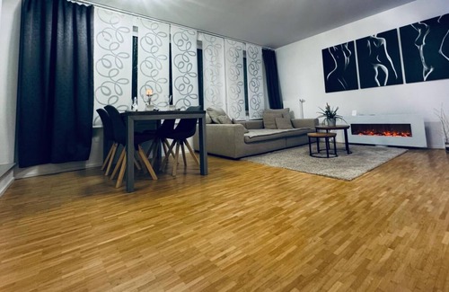 Nordend Apartamento | Moderne Penthouse Wohnung mit großer Dachterrasse und Skyline Blick