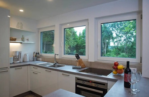 Donaueschingen Apartamento | Moderne Wohnung im Grünen mit Privatem Garten