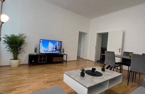 Funfhaus Apartamento | Modernes Juwel in zentraler Lage