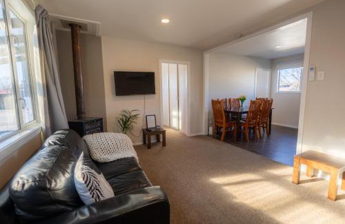 Twizel Casa | Modernised Mackenzie with central location.