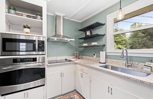 Columbia Casa | Modernized 3BR home with spacious backyard minutes away from Ft Jackson