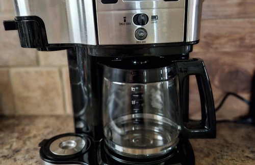 Dearborn Casa | Modernized Dearborn Gem-Telegraph/Ford Rd