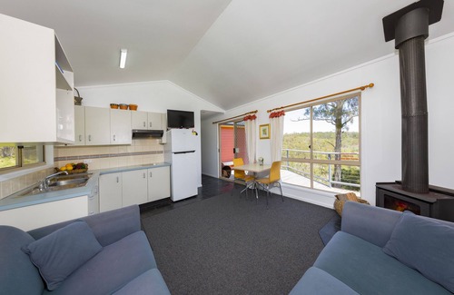 Ebor Cabaña | Moffat Falls Cottage overlooks stunning waterfalls and mountain views