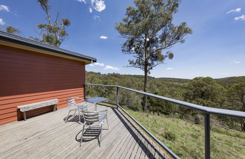 Ebor Cabaña | Moffat Falls Cottage overlooks stunning waterfalls and mountain views