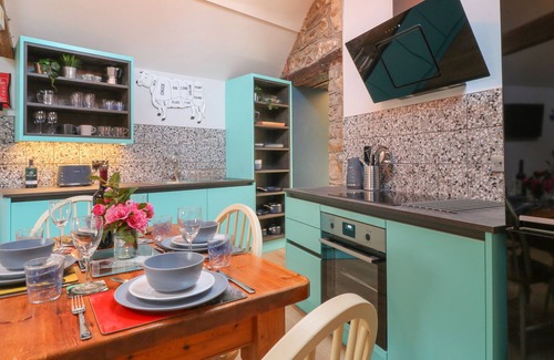 Ivybridge Cabaña | MOLLYS BARN, pet friendly, character holiday cottage in Ivybridge