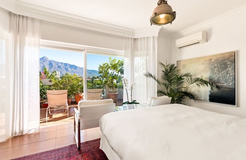 Nueva Andalucia Casa | Molo Luxury Suites Puerto Banus
