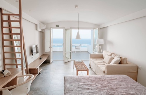 Kamari Hotel | Mon Signor