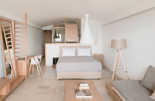 Kamari Hotel | Mon Signor