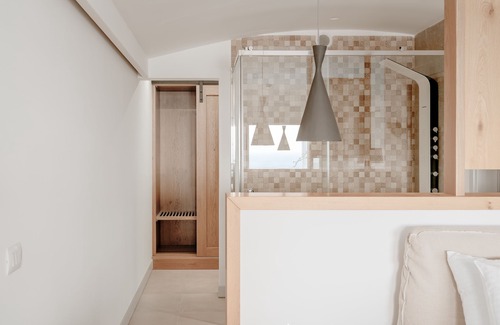 Kamari Hotel | Mon Signor