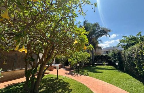 Partanna Casa | Mondello Villa Nereidi