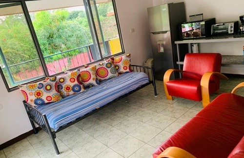 Cahuita Apartamento | MONKEY VIEW: Relaxed Quiet Secure Get Away from the Pto Viejo party + Location!