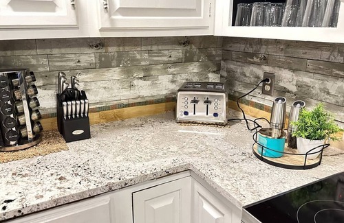 Afton Condominio | Monkey Island Bungalow ~ Pool ~ Golf~ Dogs welcome