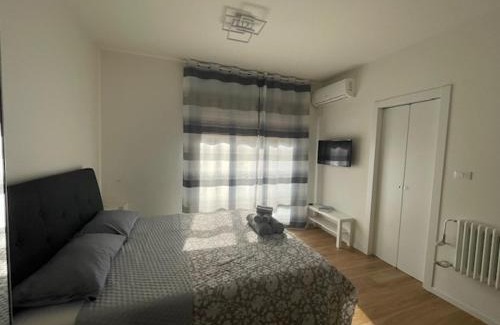 Crocetta-San Lazzaro-Modena Est Apartamento | Monolocale con Terrazzo