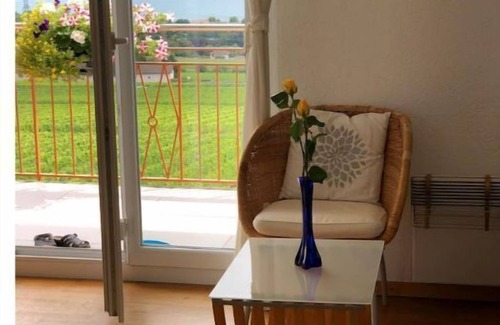 Mont-sur-Rolle Apartamento | Mont-sur-Rolle Apartment with panoramic view