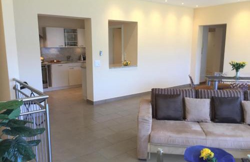 Orselina Apartamento | Monte Fiorito by Fewotessin