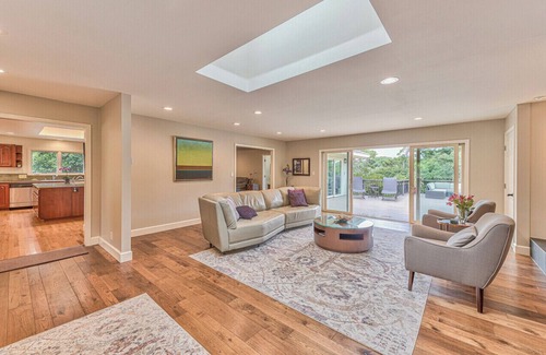 Munras Avenue Casa | Monterey Oaks elegant tranquil 2-3 bedroom getaway near downtown Monterey.