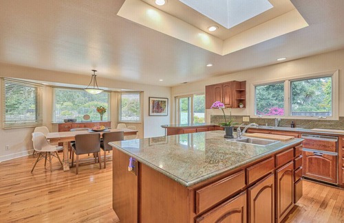 Munras Avenue Casa | Monterey Oaks elegant tranquil 2-3 bedroom getaway near downtown Monterey.