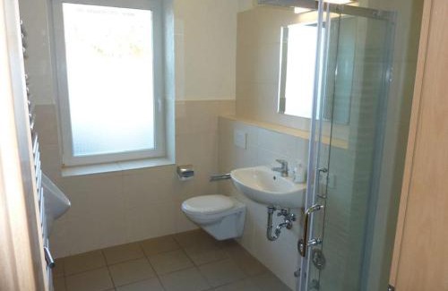 Kirchweyhe Apartamento | Monteurwohnung 2 Zimmer 5 Betten, Küche, Bad, Waschmaschine