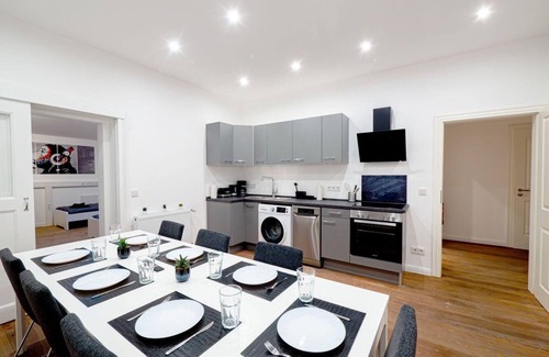 Ahrensburg Apartamento | Monteurwohnung in Villa - 8 Betten, WLAN, TV, Einbauküche – Ahrensburg Zentrum, Nähe Hamburg - OD06a