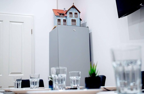 Ahrensburg Apartamento | Monteurwohnung in Villa - 8 Betten, WLAN, TV, Einbauküche – Ahrensburg Zentrum, Nähe Hamburg - OD06a