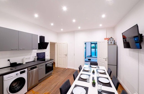 Ahrensburg Apartamento | Monteurwohnung in Villa - 8 Betten, WLAN, TV, Einbauküche – Ahrensburg Zentrum, Nähe Hamburg - OD06a