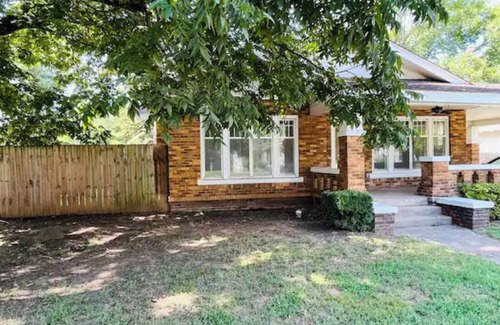 Clarksville Casa | Montgomery House in Clarksville, AR