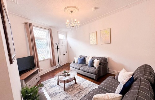 Wakefield Casa | Month stays |Contractors IFamily
