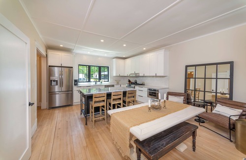 Marquette Casa | Monthly 4 bedroom 2 full bathroom - 1 block to beach and bike path