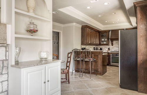 Central Oklahoma City Casa | Mensual 5 estrellas OKC / Nichols Hills Brand New Home