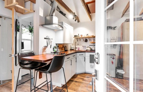 Woodstock Cabaña | Monthly Rental - The Artist`s Garden - Tiny Studio Cottage