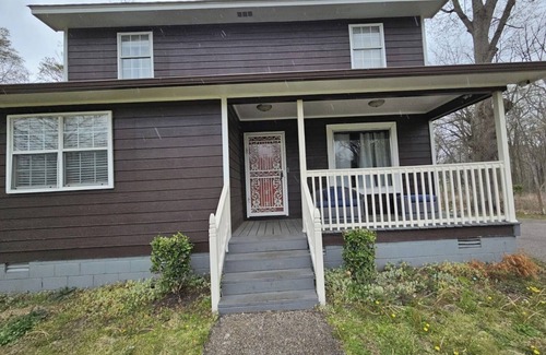 Raleigh Casa | MONTHLY STAYS-Private 7BR Secluded Compound-Spacious Retreat w/ Abundant Parking