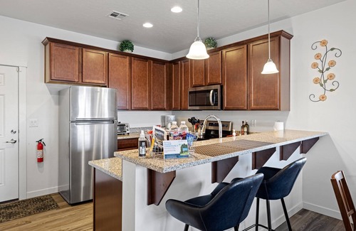 Boise Casa | Monthly Stays Welcome! 2 Master en Suites | 15 min to Downtown & 5 min to Village | Walk to Coffee