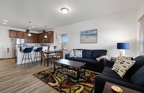 Boise Casa | Monthly Stays Welcome! 2 Master en Suites | 15 min to Downtown & 5 min to Village | Walk to Coffee