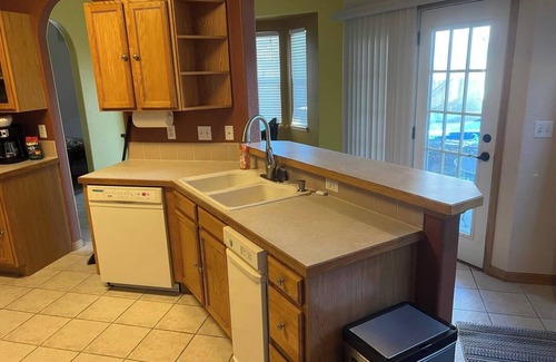 Windsor Casa | Monthly Windsor 3 bed 2 bath near Downtown