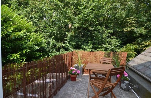 Twickenham Riverside Cabaña | Montpelier Row Cottages, Terraza Cottage