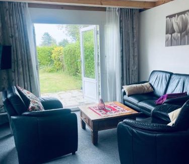 Municipality of Opmeer Chalet De Esquí | Mooie chalet met grote tuin dichtbij Amsterdam