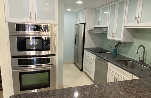 Largo Sound Village Condominio | Moon Bay Condo with ammenities for everyone!