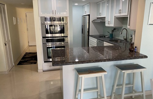 Largo Sound Village Condominio | Moon Bay Condo with ammenities for everyone!