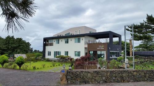 Hallim Casa | Moon Forest Guesthouse