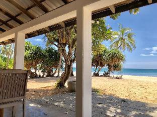 Nilaveli Casa | Moon Isle Beach Bungalow