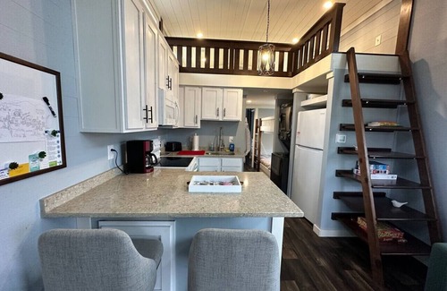 Mentone Casa | Moon River Mentone 2-A Riverfront Tiny Home