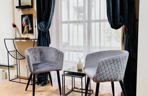 Bornheim Apartamento | MoonDayHomes - TopLocation I 4Persons I Gallery Maisonette Boutique Apartment PERA