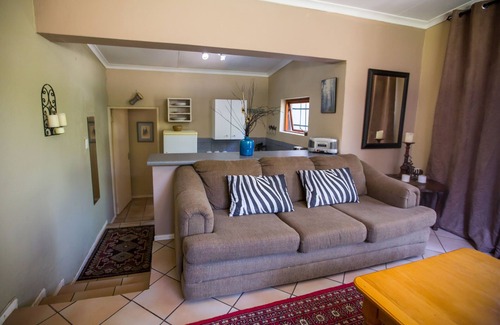 Greater Johannesburg Metropolitan Area Cabaña | Moonflower Cottages