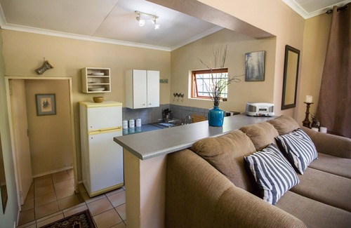 Greater Johannesburg Metropolitan Area Cabaña | Moonflower Cottages