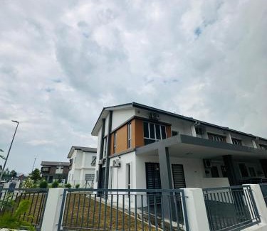 Ijok Casa | Moonlight Homestay